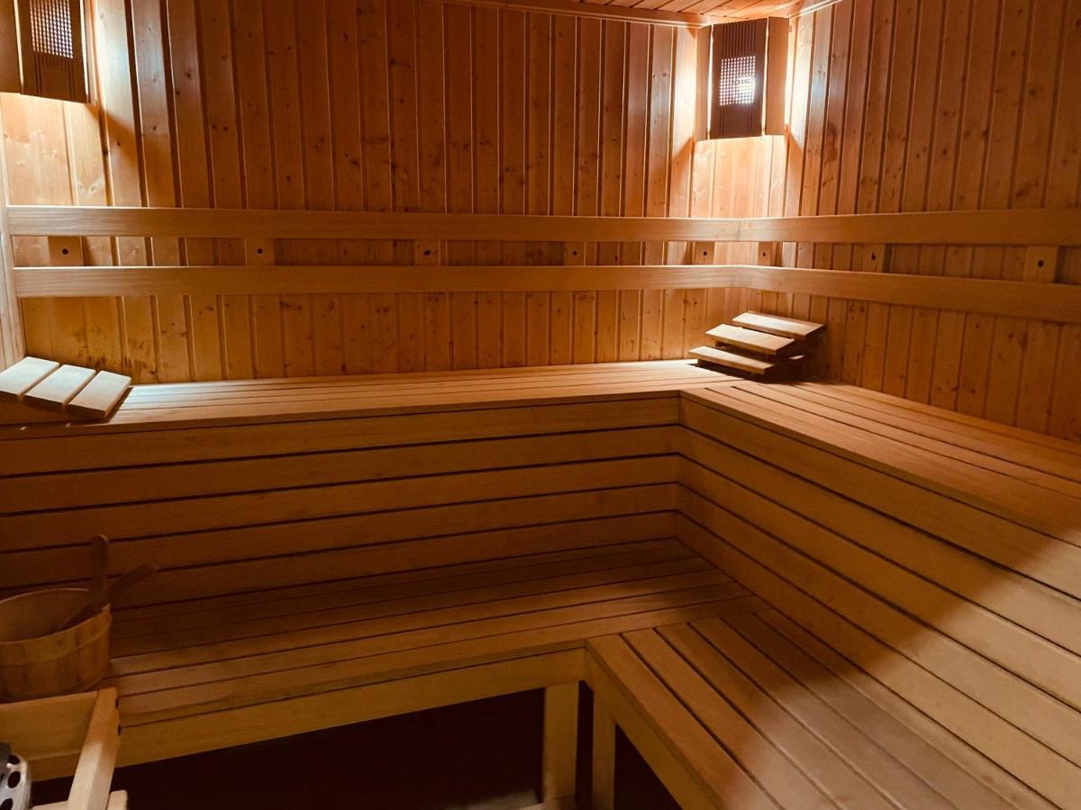 Ground Floor 2-Bedrooms, 2-Bathrooms Apartment Near Bansko In A Complex With Pools And Spa Included رازلوغ المظهر الخارجي الصورة