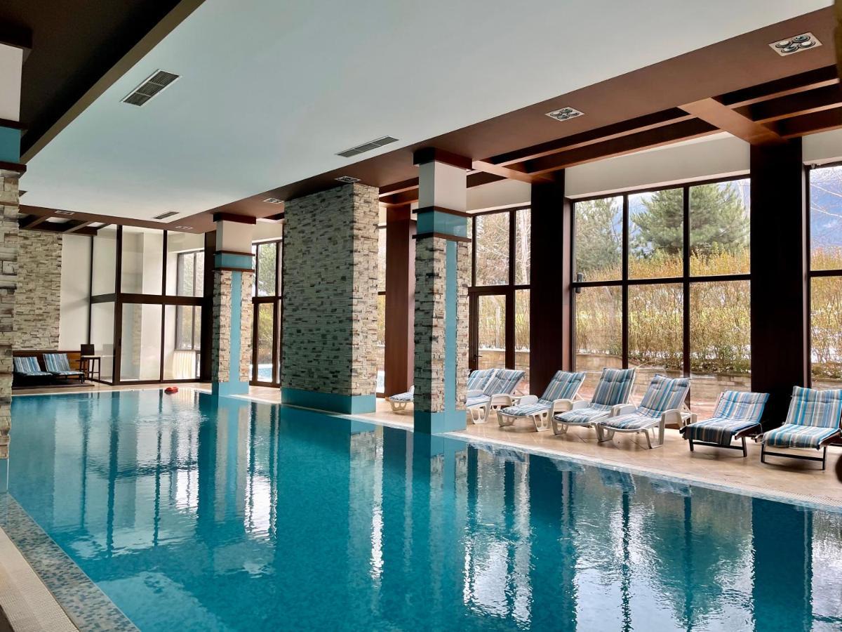 Ground Floor 2-Bedrooms, 2-Bathrooms Apartment Near Bansko In A Complex With Pools And Spa Included رازلوغ المظهر الخارجي الصورة